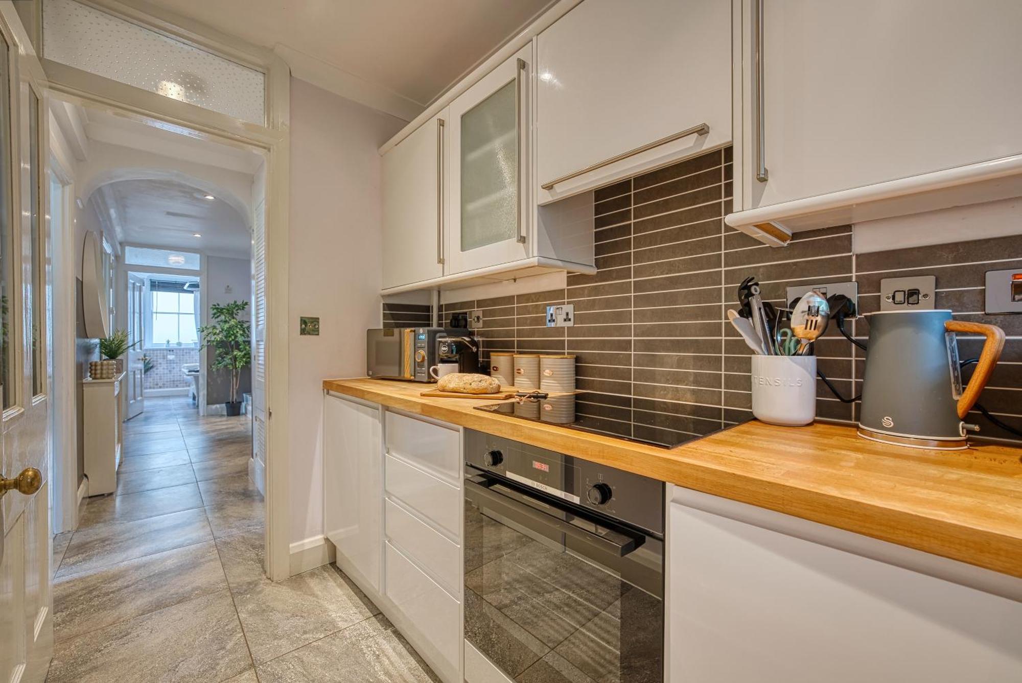 2 Bedroom Stylish Spacious Apt, Sleeps 6, Central Cheltenham, With Free Parking - By Blue Puffin Stays Zewnętrze zdjęcie